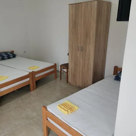 Adamovic アパート *